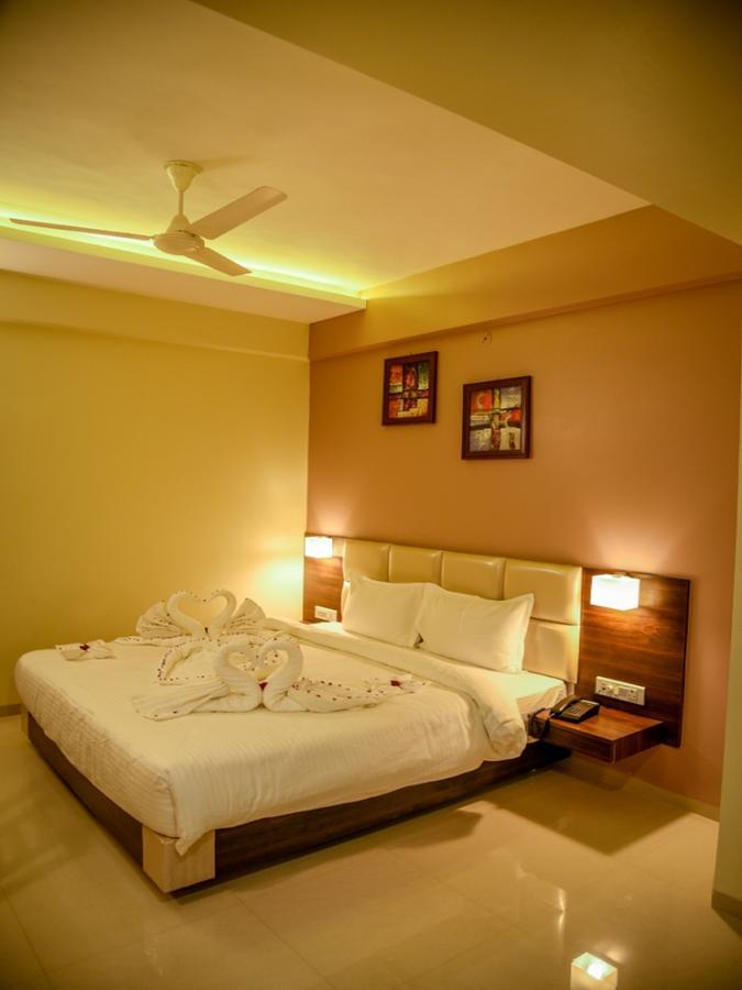 Royal Inn Khandwa Exterior photo