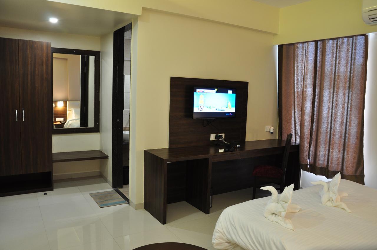 Royal Inn Khandwa Exterior photo